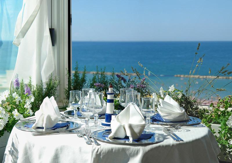 Hotel Maremonti Габічче-Маре Ресторан фото