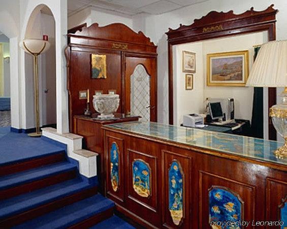 Hotel Maremonti Габічче-Маре Інтер'єр фото