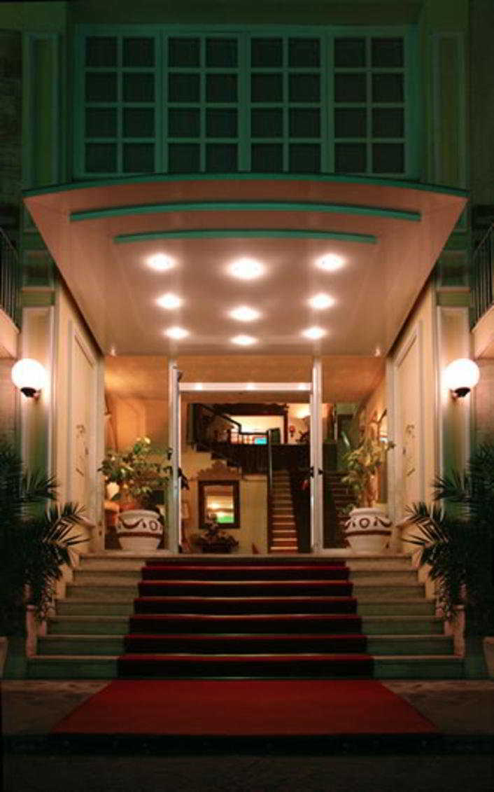 Hotel Maremonti Габічче-Маре Екстер'єр фото